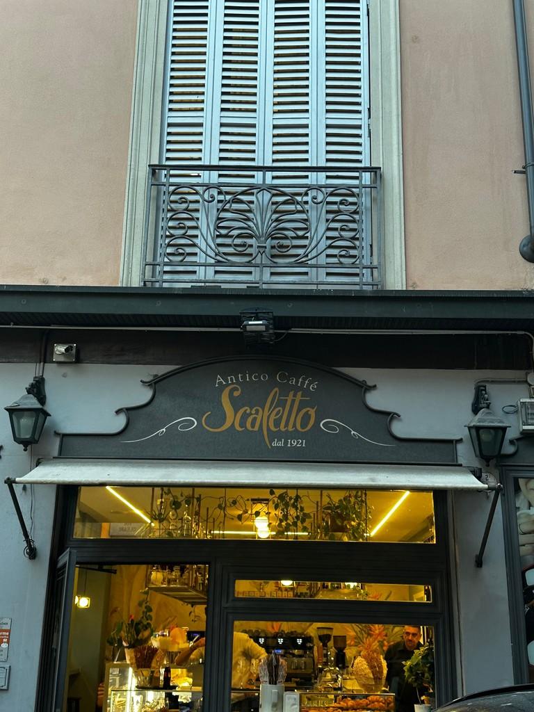 Scaletto bar