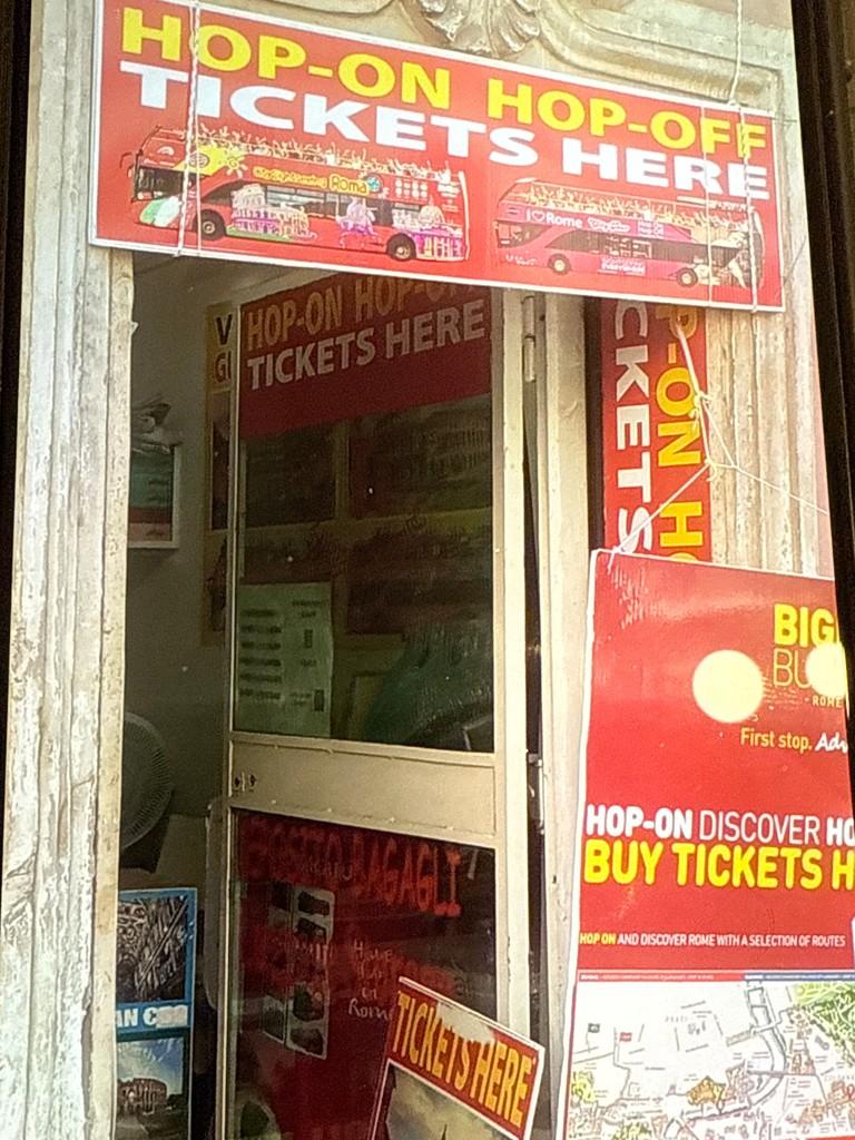 Hop-on Hop-of ticket here